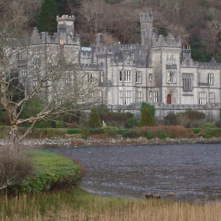 Hotel Alcock & Brown