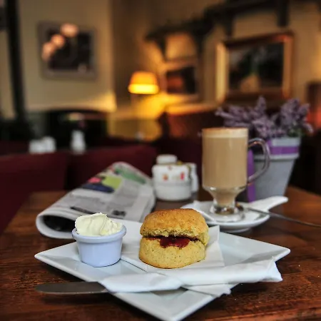 Hotel Alcock & Brown 3*
